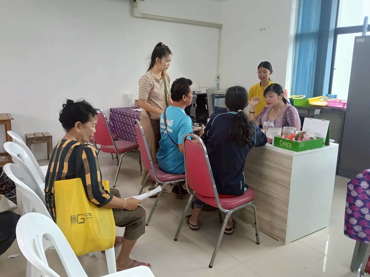 title -  ส.ป.ก.บึงกาฬ ร่วมรณรงค์การแต่งกายตามอัตลักษณ์ไทยสู่สากล ภายต้แนวคิด 
